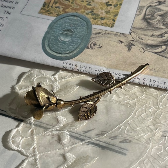 Vintage Gold-toned Rose Pin - Picture 1 of 3